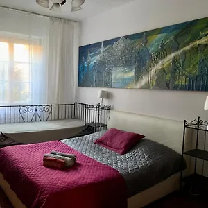 Beautiful And Charming In The Heart Of The Old Town Apartament